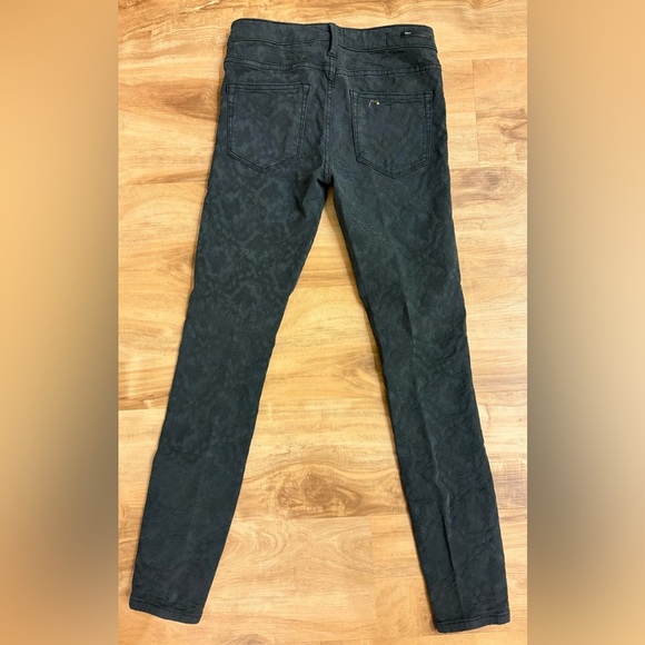 Pilcro and the Letterpress Serif Textured Jeans - Size 26 - Picture 3 of 5